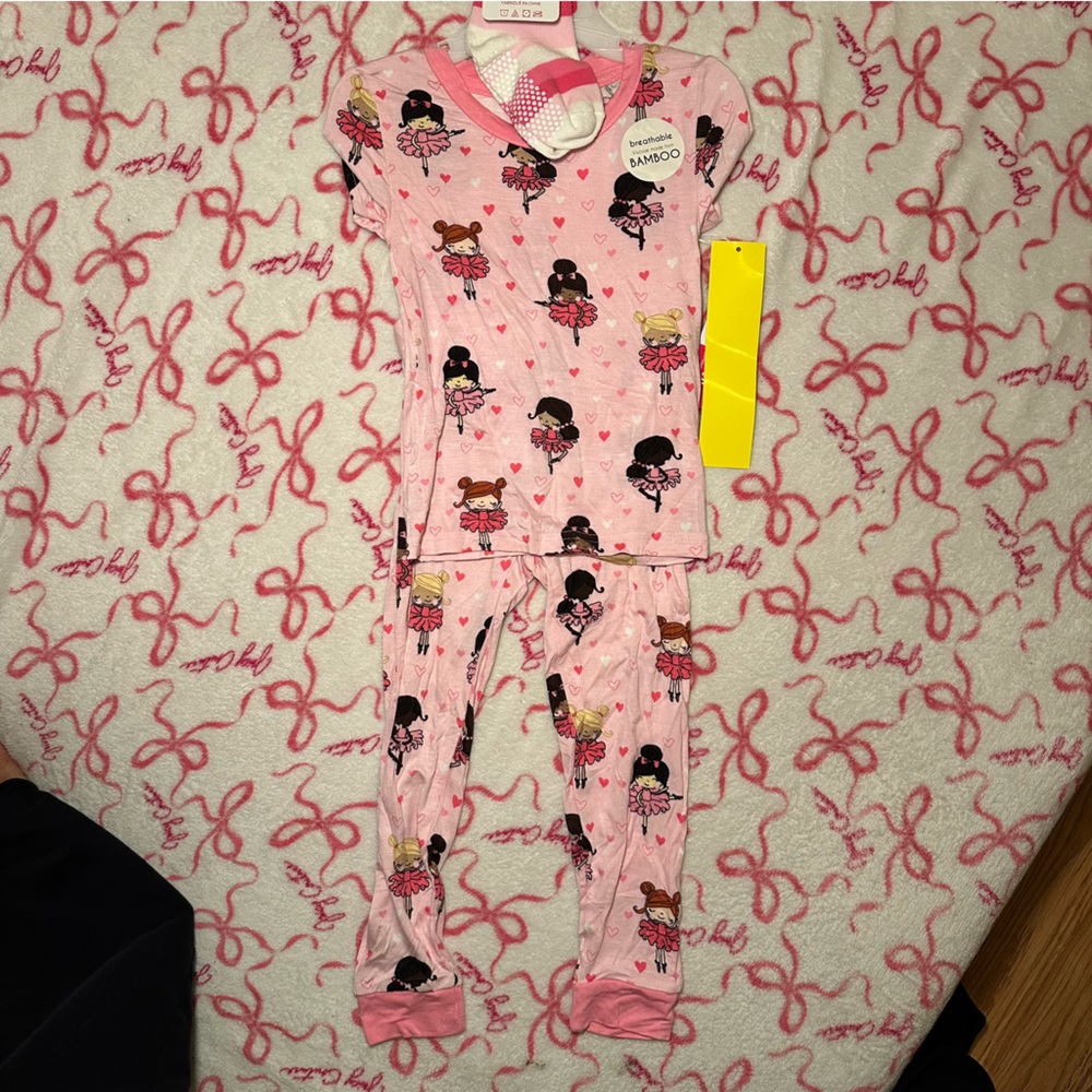 Kids Penelope Mack pajama set NWT